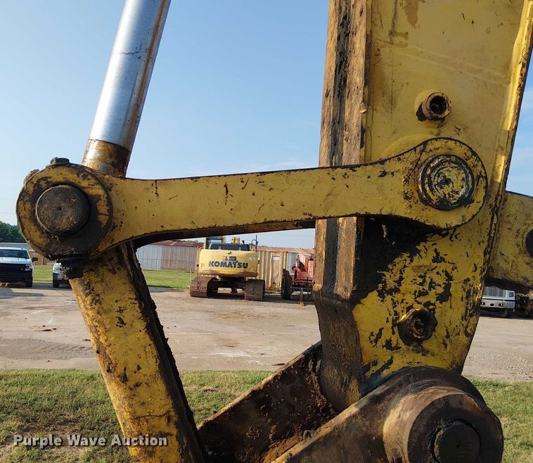 image for item DS3855 2005 Komatsu PC300LC excavator