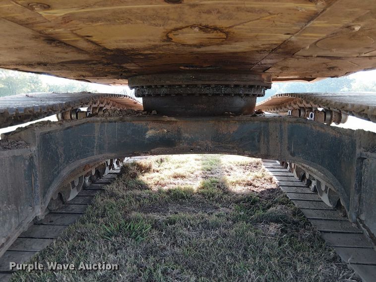 image for item DS3855 2005 Komatsu PC300LC excavator