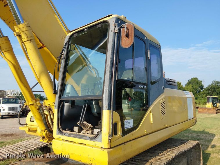 image for item DS3855 2005 Komatsu PC300LC excavator
