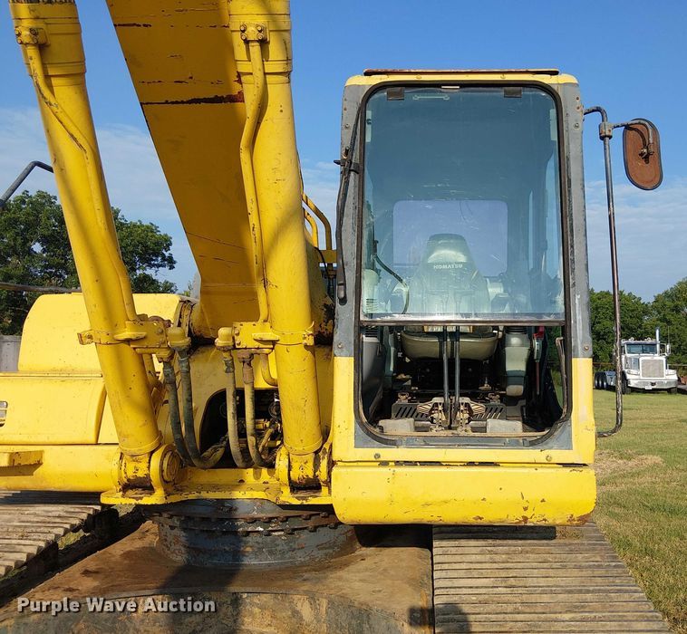 image for item DS3855 2005 Komatsu PC300LC excavator