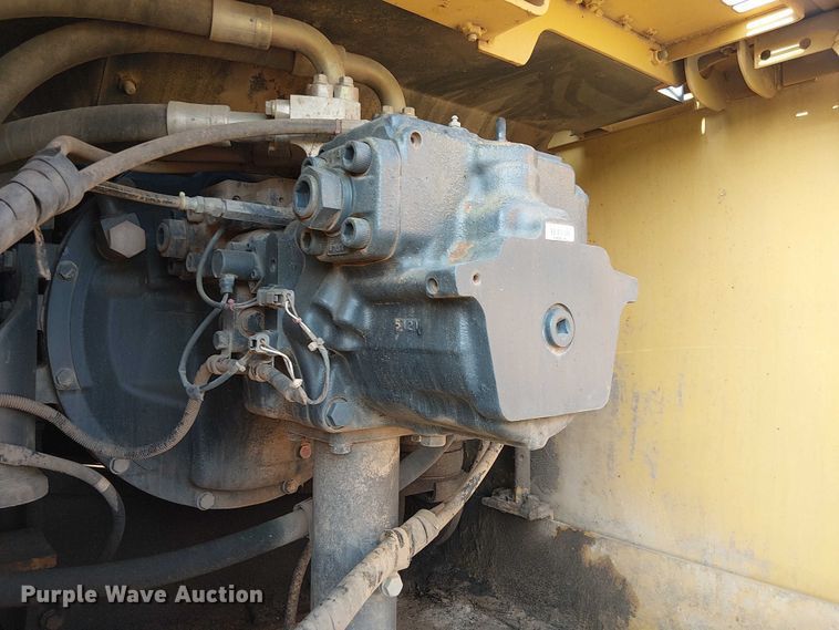 image for item DS3855 2005 Komatsu PC300LC excavator