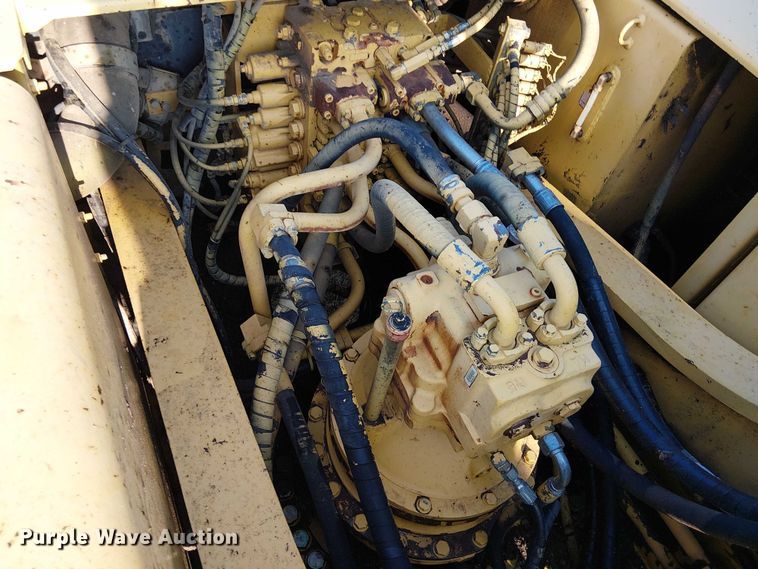 image for item DS3855 2005 Komatsu PC300LC excavator