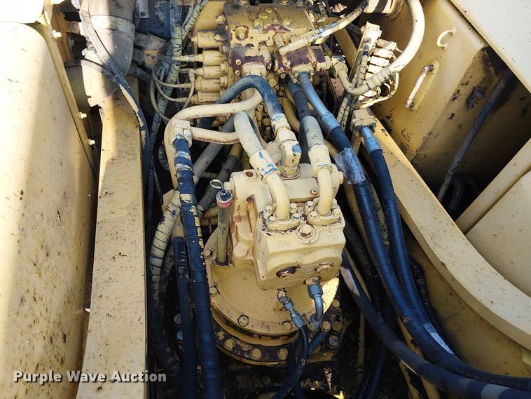 image for item DS3855 2005 Komatsu PC300LC excavator