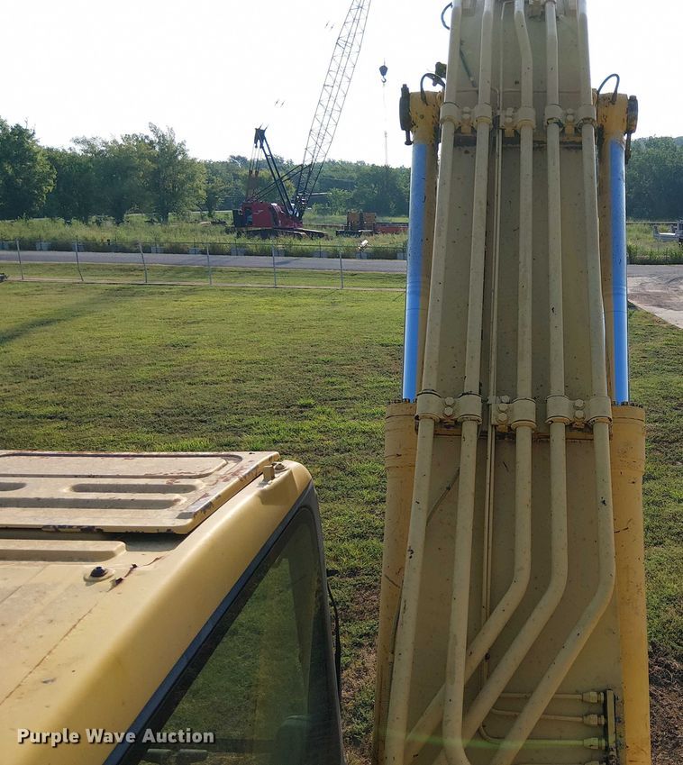 image for item DS3855 2005 Komatsu PC300LC excavator