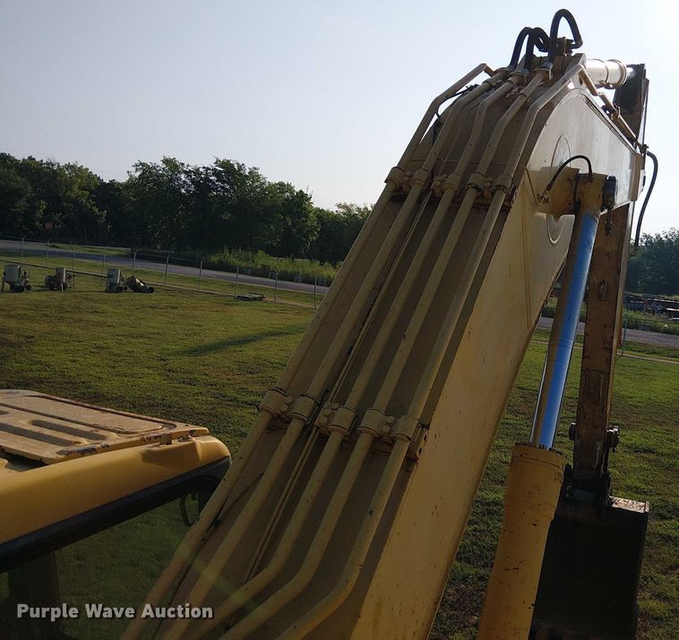 image for item DS3855 2005 Komatsu PC300LC excavator