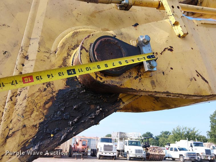 image for item DS3855 2005 Komatsu PC300LC excavator