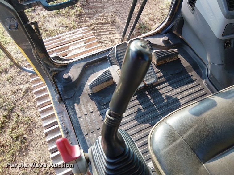 image for item DS3855 2005 Komatsu PC300LC excavator