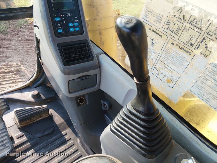 image for item DS3855 2005 Komatsu PC300LC excavator