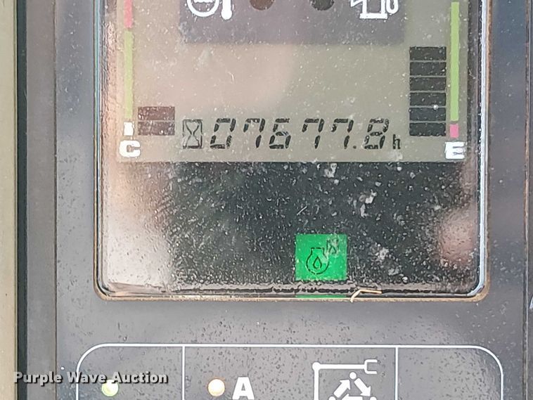 image for item DS3855 2005 Komatsu PC300LC excavator