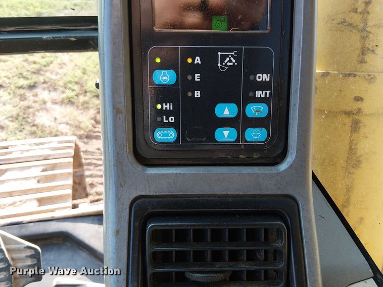 image for item DS3855 2005 Komatsu PC300LC excavator