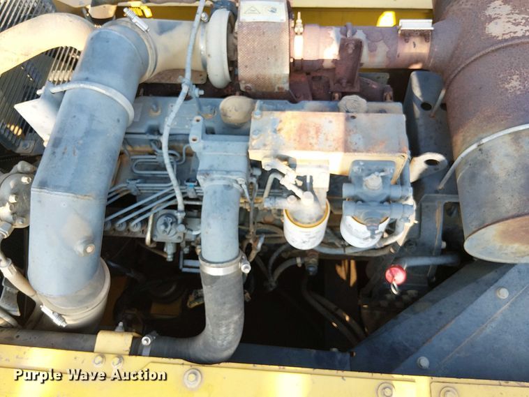 image for item DS3855 2005 Komatsu PC300LC excavator