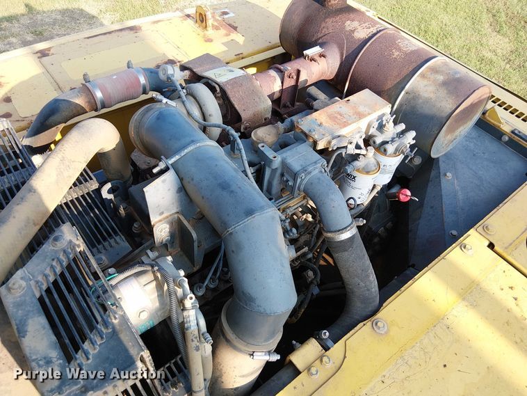 image for item DS3855 2005 Komatsu PC300LC excavator