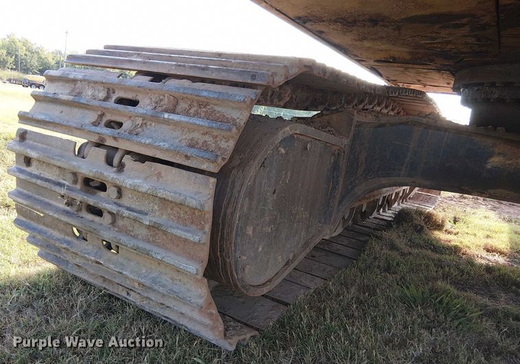 image for item DS3855 2005 Komatsu PC300LC excavator