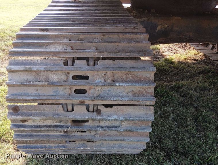 image for item DS3855 2005 Komatsu PC300LC excavator