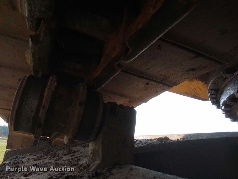 image for item DS3855 2005 Komatsu PC300LC excavator