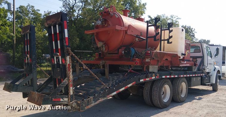 image for item DS3858 2000 Sterling Truck L7501 flatbed truck