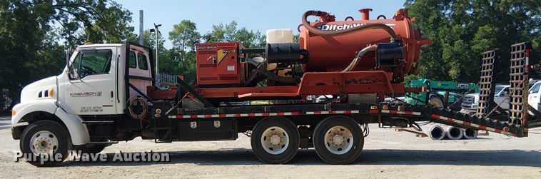 image for item DS3858 2000 Sterling Truck L7501 flatbed truck