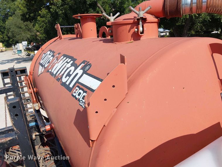 image for item DS3858 2000 Sterling Truck L7501 flatbed truck