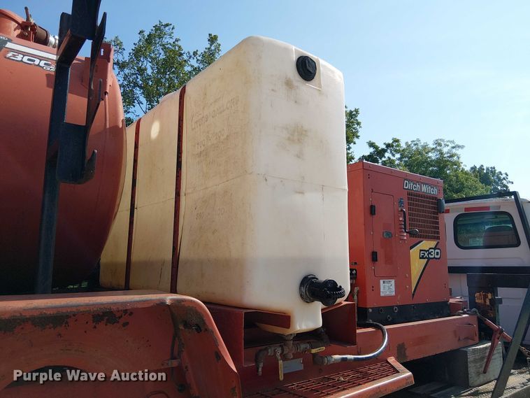 image for item DS3858 2000 Sterling Truck L7501 flatbed truck