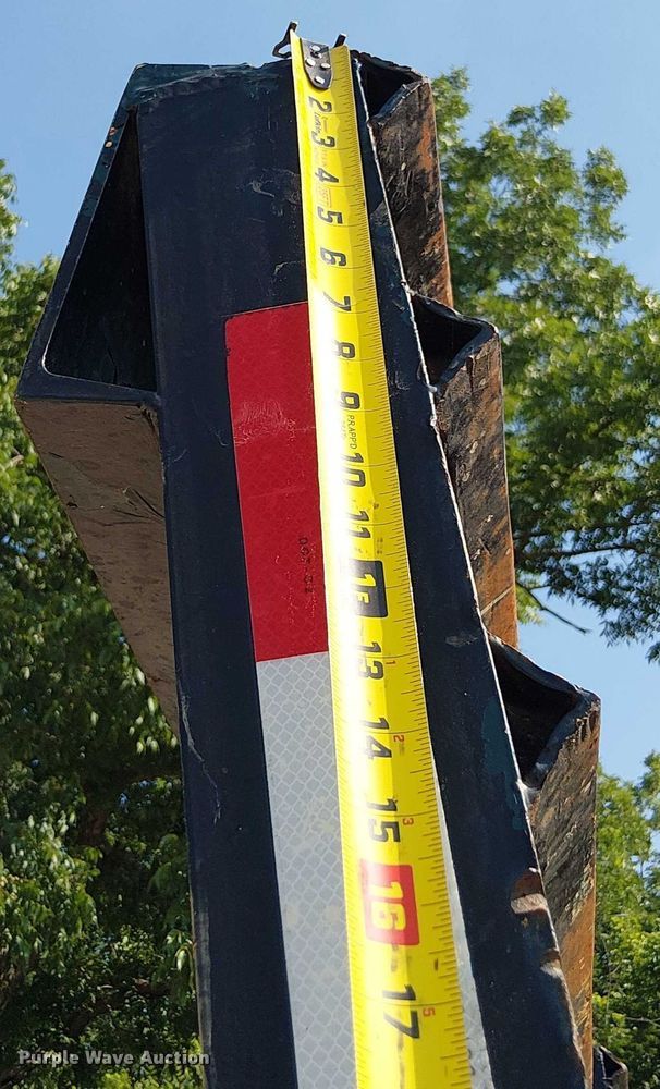 image for item DS3858 2000 Sterling Truck L7501 flatbed truck