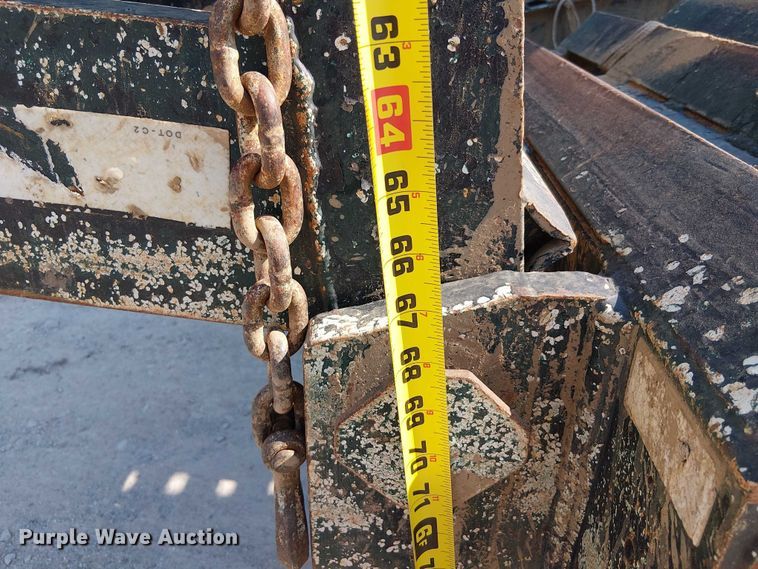 image for item DS3858 2000 Sterling Truck L7501 flatbed truck