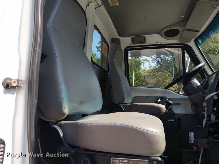 image for item DS3858 2000 Sterling Truck L7501 flatbed truck