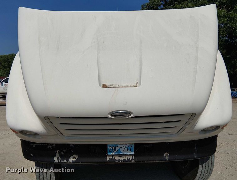 image for item DS3858 2000 Sterling Truck L7501 flatbed truck