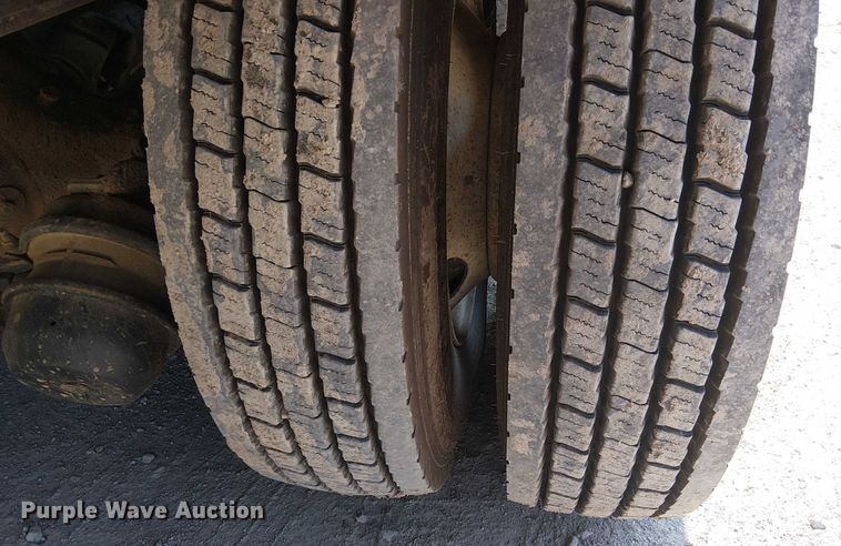 image for item DS3858 2000 Sterling Truck L7501 flatbed truck