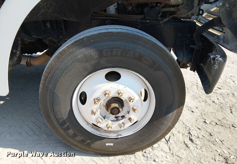 image for item DS3858 2000 Sterling Truck L7501 flatbed truck