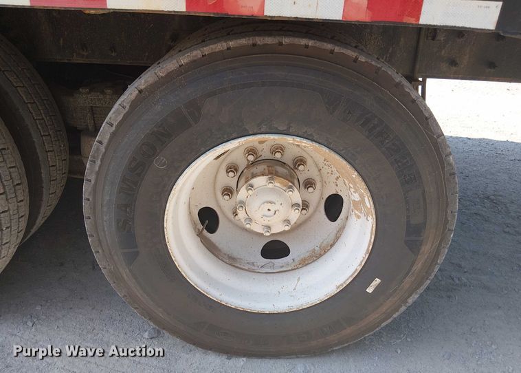 image for item DS3858 2000 Sterling Truck L7501 flatbed truck