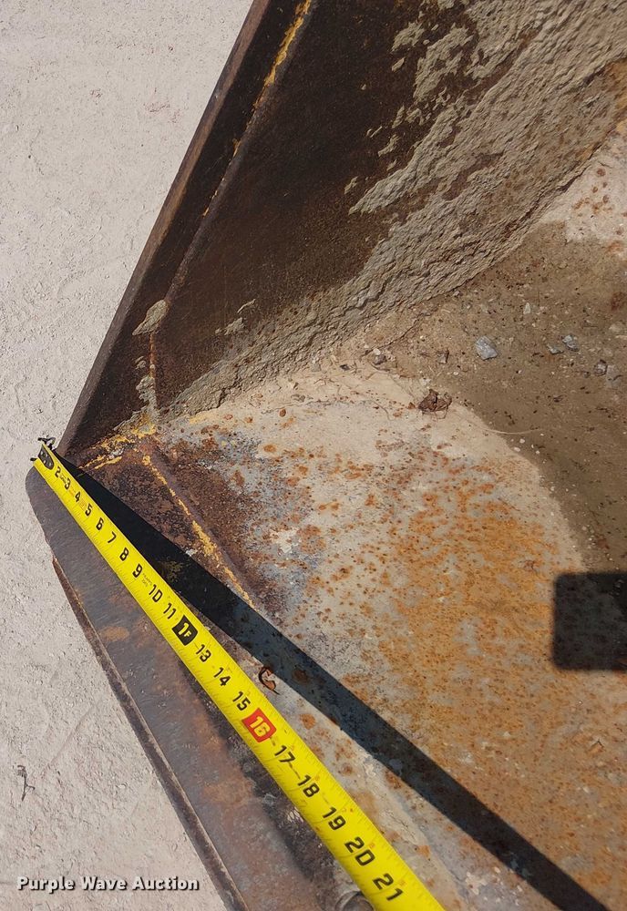 image for item DS3860 John Deere 210LE landscape tractor