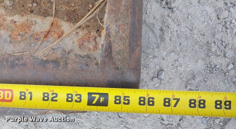 image for item DS3860 John Deere 210LE landscape tractor