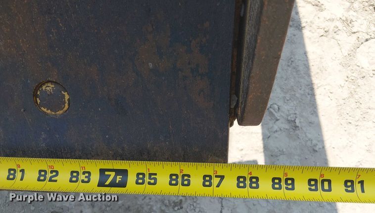 image for item DS3860 John Deere 210LE landscape tractor