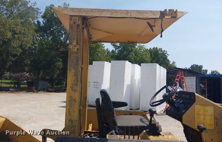 image for item DS3860 John Deere 210LE landscape tractor