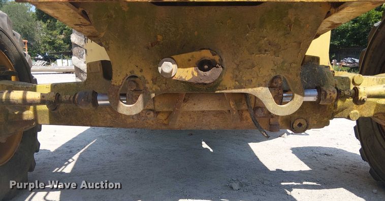 image for item DS3860 John Deere 210LE landscape tractor