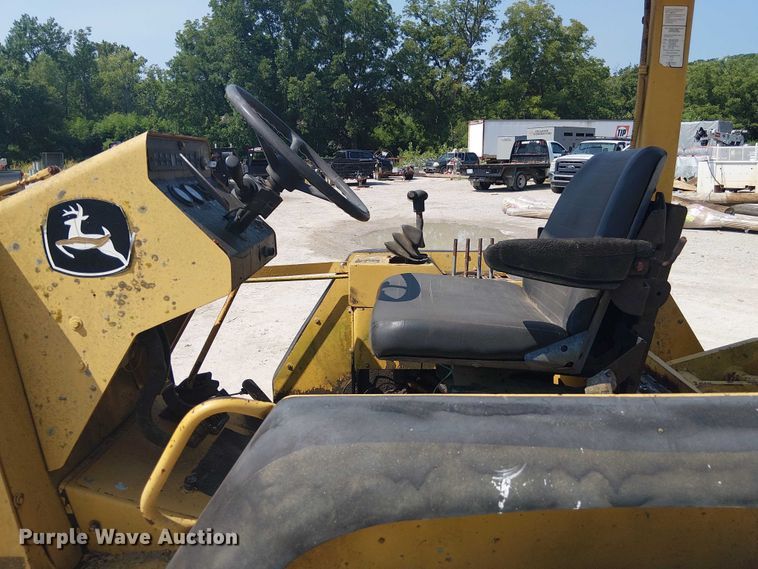 image for item DS3860 John Deere 210LE landscape tractor