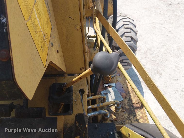 image for item DS3860 John Deere 210LE landscape tractor