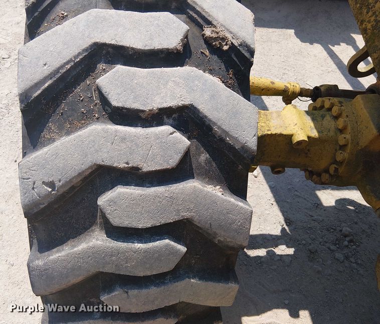 image for item DS3860 John Deere 210LE landscape tractor