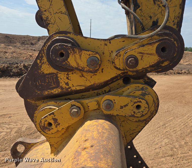 image for item DT4952 2016 Caterpillar 330FL excavator