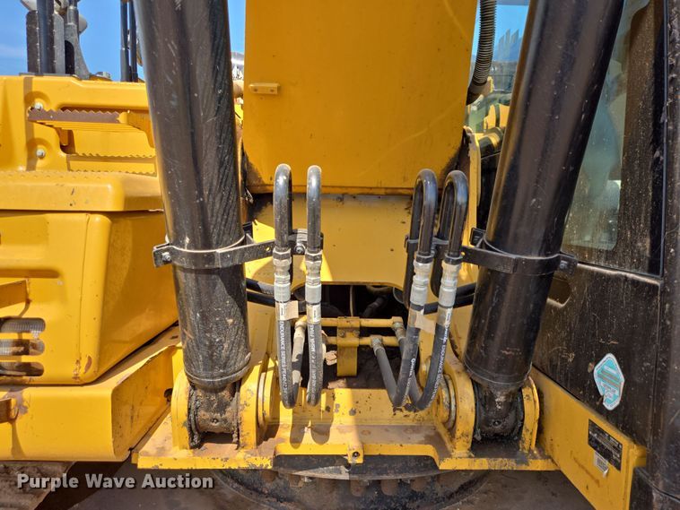 image for item DT4952 2016 Caterpillar 330FL excavator