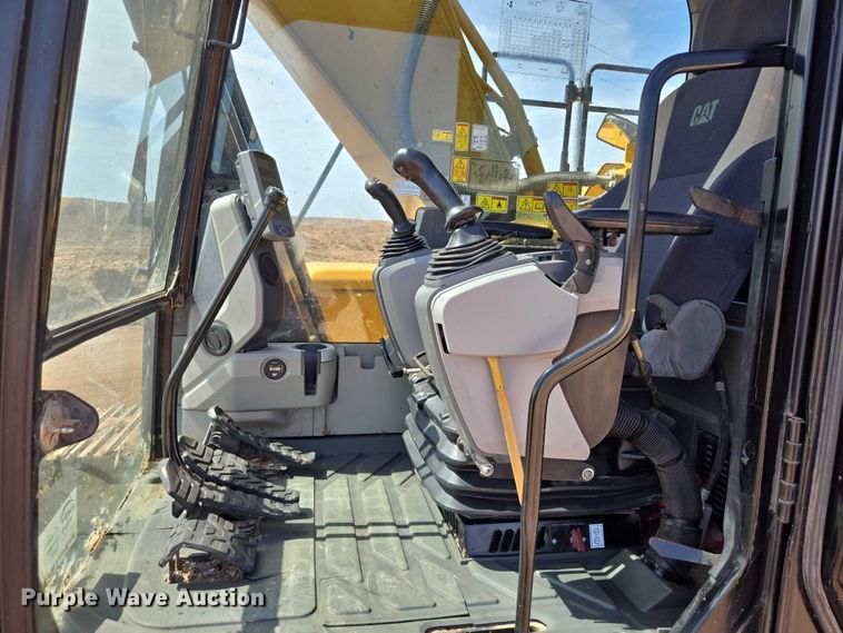 image for item DT4952 2016 Caterpillar 330FL excavator