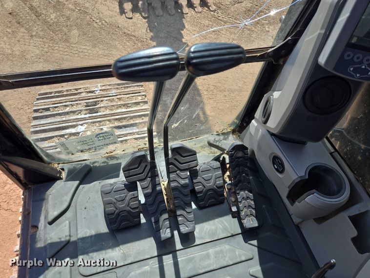 image for item DT4952 2016 Caterpillar 330FL excavator