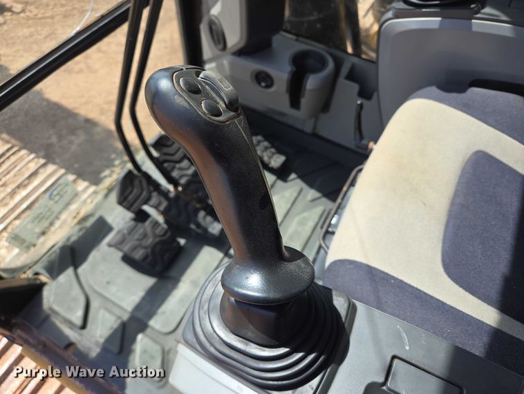 image for item DT4952 2016 Caterpillar 330FL excavator