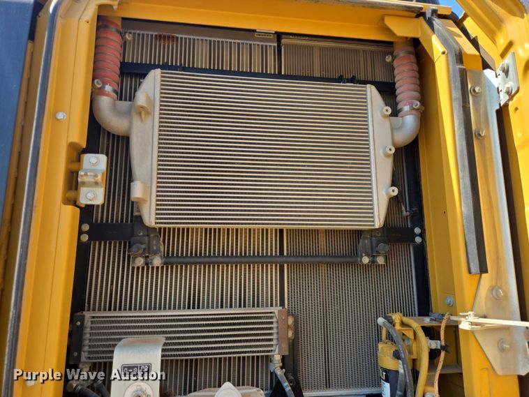 image for item DT4952 2016 Caterpillar 330FL excavator