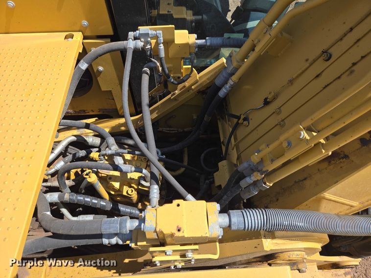 image for item DT4952 2016 Caterpillar 330FL excavator