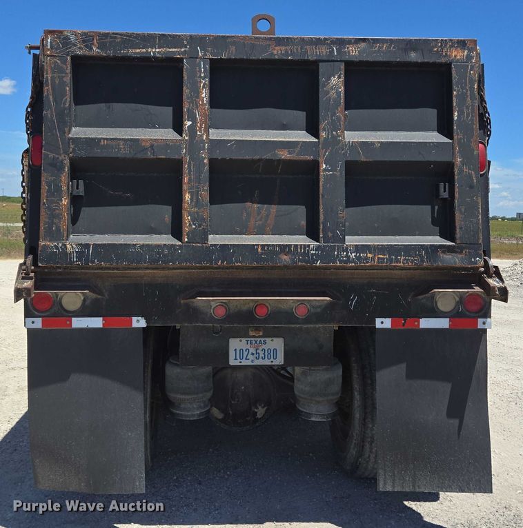 image for item DT4956 1993 Peterbilt 378 dump truck