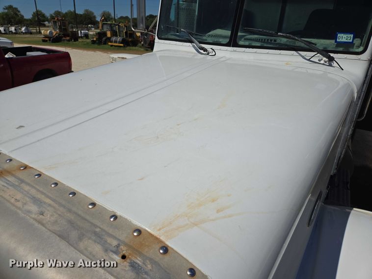 image for item DT4956 1993 Peterbilt 378 dump truck