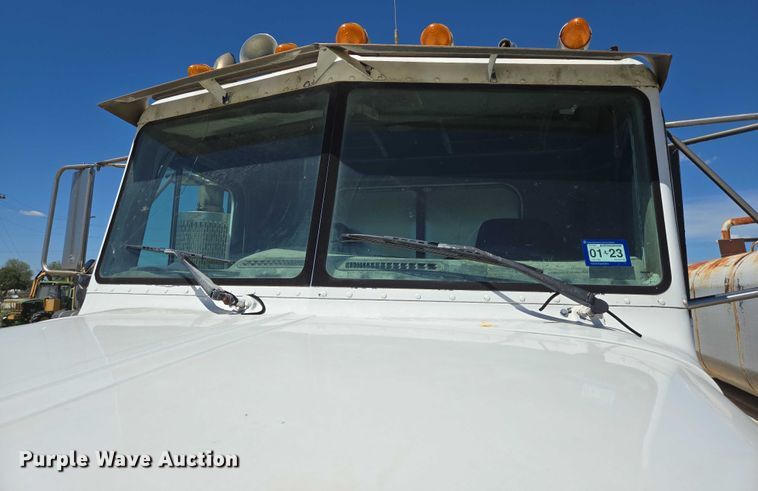 image for item DT4956 1993 Peterbilt 378 dump truck