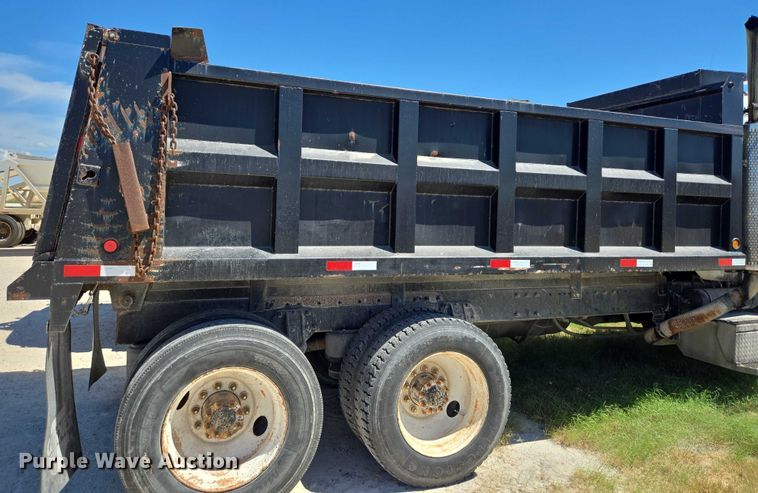 image for item DT4956 1993 Peterbilt 378 dump truck