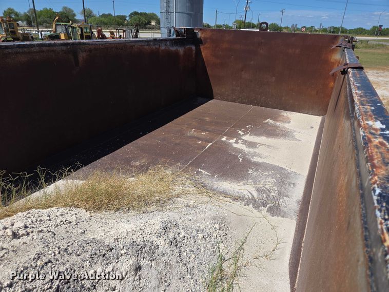 image for item DT4956 1993 Peterbilt 378 dump truck